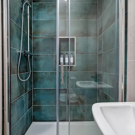 Holiday home Kitson House - Sea Views, 1 Min Walk To Harbour Scarborough