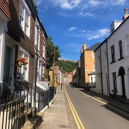 Kitson House - Sea Views, 1 Min Walk To Harbour Holiday home