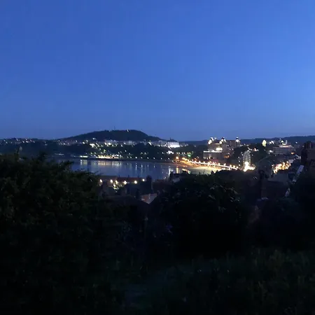 Kitson House - Sea Views, 1 Min Walk To Harbour * Scarborough