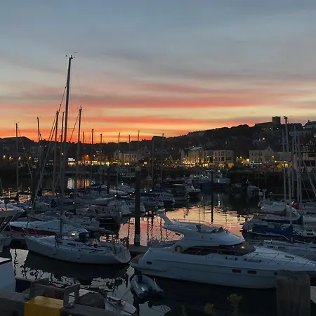 Holiday home Kitson House - Sea Views, 1 Min Walk To Harbour *