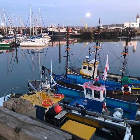 Kitson House - Sea Views, 1 Min Walk To Harbour *