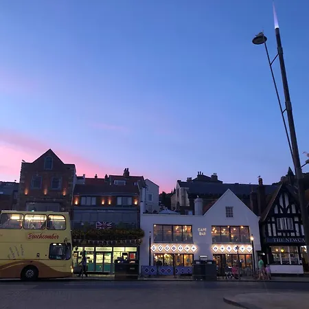 Kitson House - Sea Views, 1 Min Walk To Harbour Scarborough