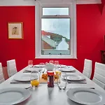 Kitson House - Sea Views, Old Town, 1 Min Walk To Harbour, 5 Mins To Beach, Free Street Parking