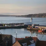 Kitson House - Sea Views, Old Town, 5 Min Walk To Beach, Street Parking Дом отдыха *