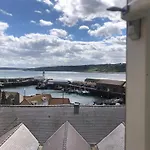 Kitson House - Sea Views, Old Town, 5 Min Walk To Beach, Street Parking Дом отдыха Скарборо
