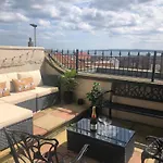 Kitson House - Sea Views, Old Town, 5 Min Walk To Beach, Street Parking * Скарборо