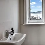 Kitson House - Sea Views, Old Town, 5 Min Walk To Beach, Street Parking Дом отдыха Скарборо