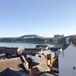 Kitson House - Sea Views, Old Town, 1 Min Walk To Harbour, 5 Mins To Beach, Free Street Parking Scarborough