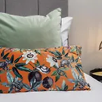 Kitson House - Sea Views, Old Town, 1 Min Walk To Harbour, 5 Mins To Beach, Free Street Parking Scarborough