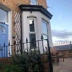 Kitson House - Sea Views, Old Town, 1 Min Walk To Harbour, 5 Mins To Beach, Free Street Parking * Scarborough