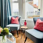 Kitson House - Sea Views, Old Town, 5 Min Walk To Beach, Street Parking Дом отдыха Скарборо