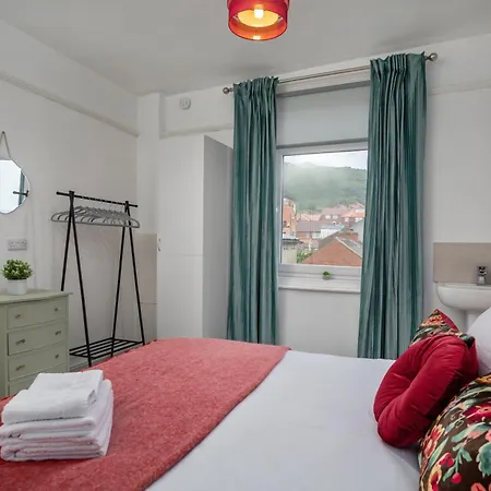 Kitson House - Sea Views, Terraces, 1 Min Walk To Seafront, 5 To Beach, Free Street Parking, Old Town Feriehus *