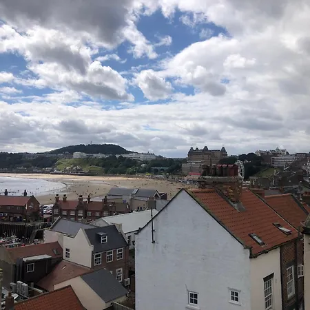 Kitson House - Sea Views, 1 Min Walk To Harbour