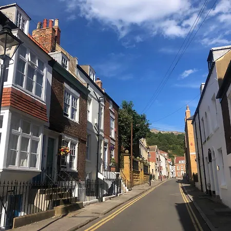 Kitson House - Sea Views, Old Town, 1 Min Walk To Harbour, 5 Mins To Beach, Free Street Parking *