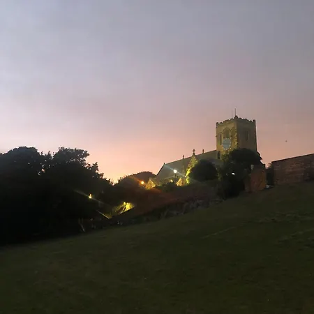 Kitson House - Sea Views, Old Town, 5 Min Walk To Beach, Street Parking Dom wakacyjny Scarborough