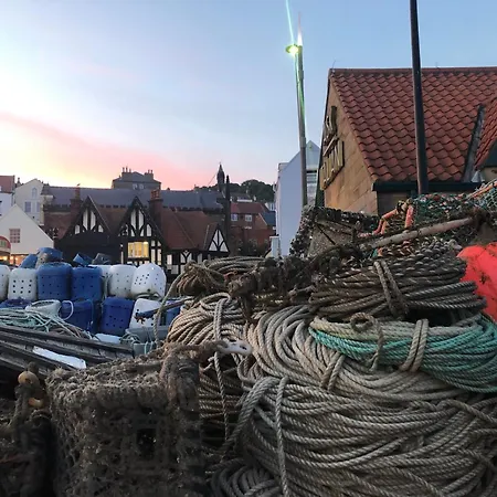 Kitson House - Sea Views, 1 Min Walk To Harbour