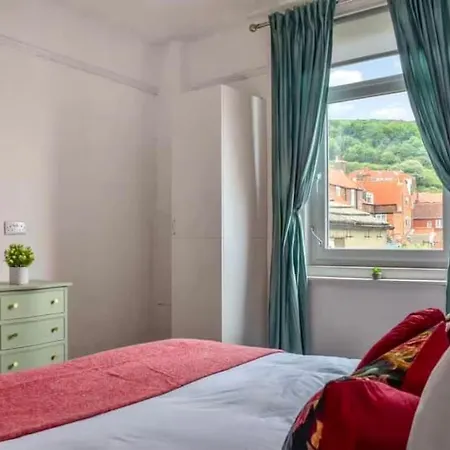 Kitson House - Sea Views, Terraces, 1 Min Walk To Seafront, 5 To Beach, Free Street Parking, Old Town Hébergement de vacances