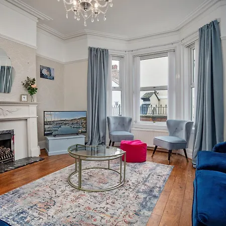 Feriehus Kitson House - Sea Views, Terraces, 1 Min Walk To Seafront, 5 To Beach, Free Street Parking, Old Town *