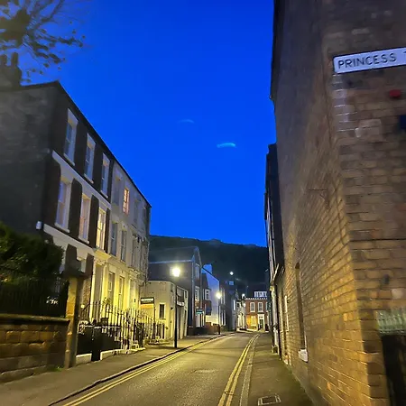 Prázdninový dům Kitson House - Sea Views, 1 Min Walk To Harbour