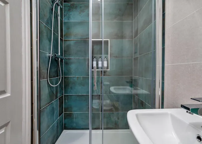 Dom wakacyjny Kitson House - Sea Views, Old Town, 5 Min Walk To Beach, Street Parking Scarborough