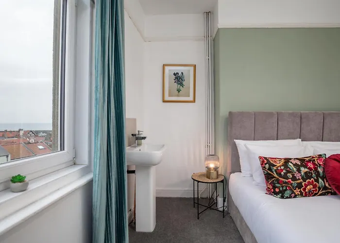 Dom wakacyjny Kitson House - Sea Views, Old Town, 5 Min Walk To Beach, Street Parking Scarborough