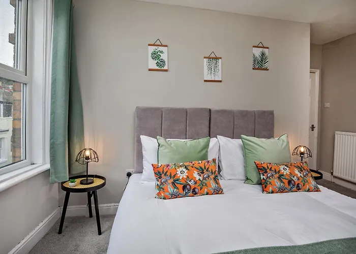 Kitson House - Sea Views, Old Town, 5 Min Walk To Beach, Street Parking Scarborough