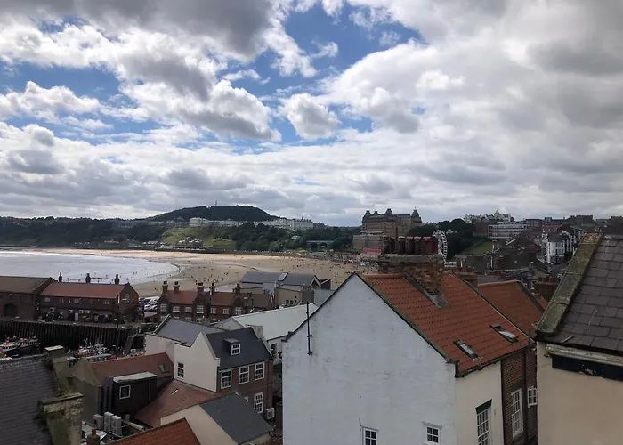 Kitson House - Sea Views, Old Town, 5 Min Walk To Beach, Street Parking