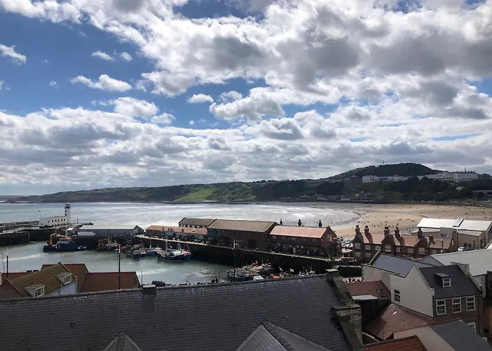 Dom wakacyjny Kitson House - Sea Views, Old Town, 5 Min Walk To Beach, Street Parking *