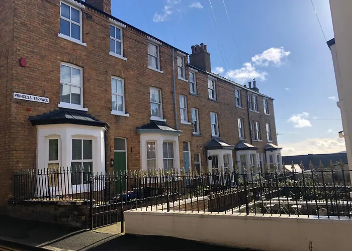 Kitson House - Sea Views, Old Town, 5 Min Walk To Beach, Street Parking Dom wakacyjny Scarborough