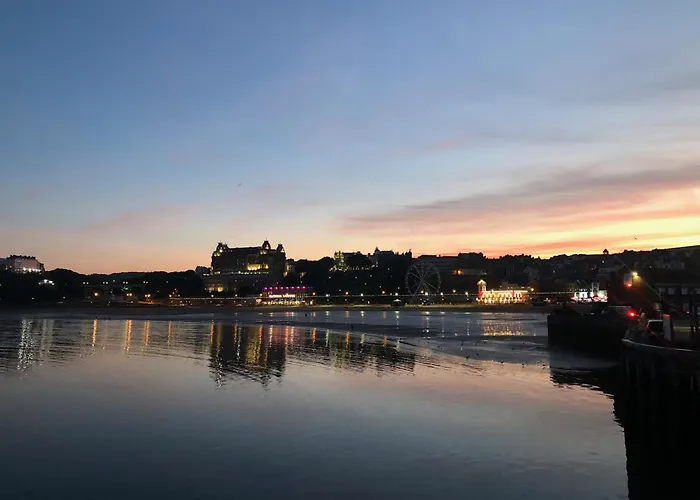 Dom wakacyjny Kitson House - Sea Views, Old Town, 5 Min Walk To Beach, Street Parking Scarborough