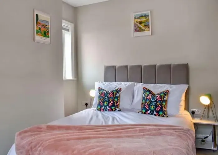 Kitson House - Sea Views, Old Town, 5 Min Walk To Beach, Street Parking Dom wakacyjny *