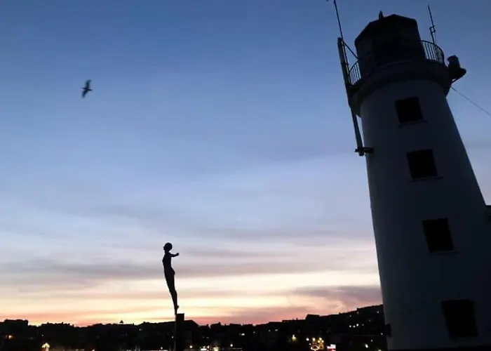 Dom wakacyjny Kitson House - Sea Views, Old Town, 5 Min Walk To Beach, Street Parking Scarborough