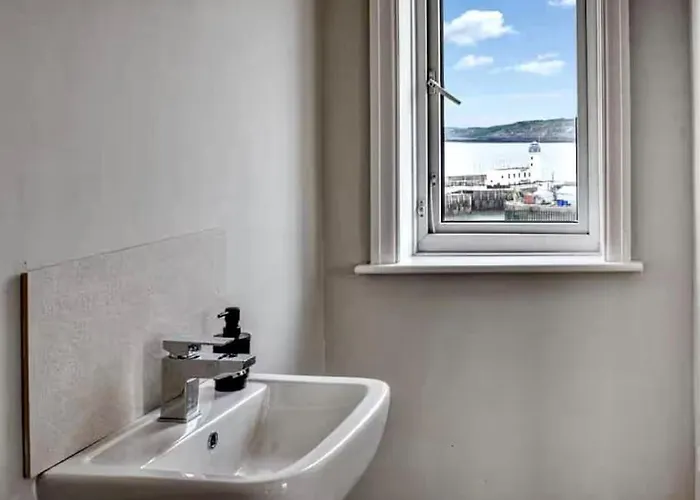 Kitson House - Sea Views, Old Town, 5 Min Walk To Beach, Street Parking Dom wakacyjny Scarborough