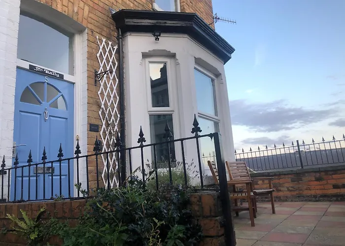 Kitson House - Sea Views, Old Town, 5 Min Walk To Beach, Street Parking * Scarborough