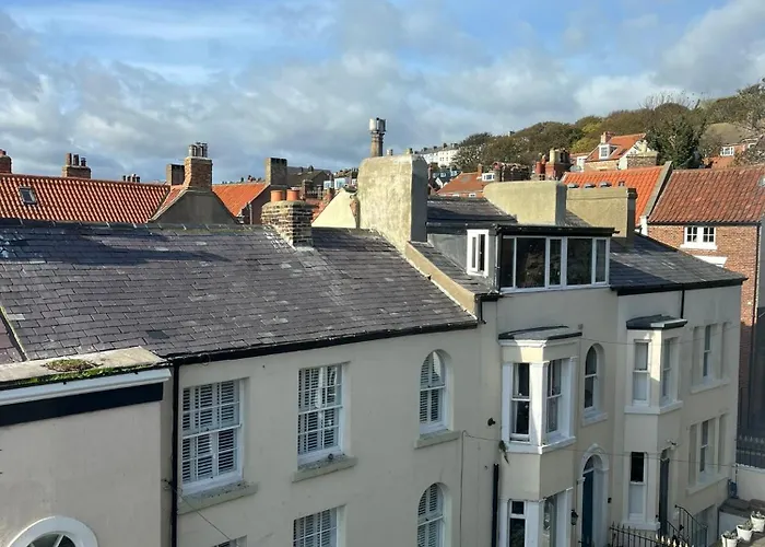 Kitson House - Sea Views, Old Town, 5 Min Walk To Beach, Street Parking Dom wakacyjny