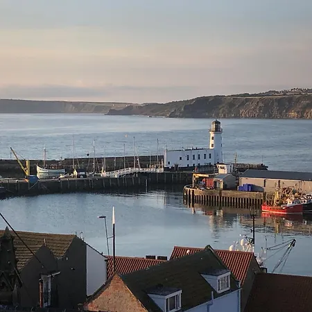 Kitson House - Sea Views, Terraces, 1 Min Walk To Seafront, 5 To Beach, Free Street Parking, Old Town Vakantiehuis *