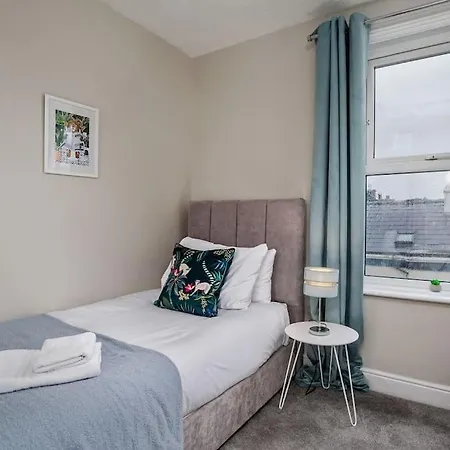 Kitson House - Sea Views, Terraces, 1 Min Walk To Seafront, 5 To Beach, Free Street Parking, Old Town Vakantiehuis